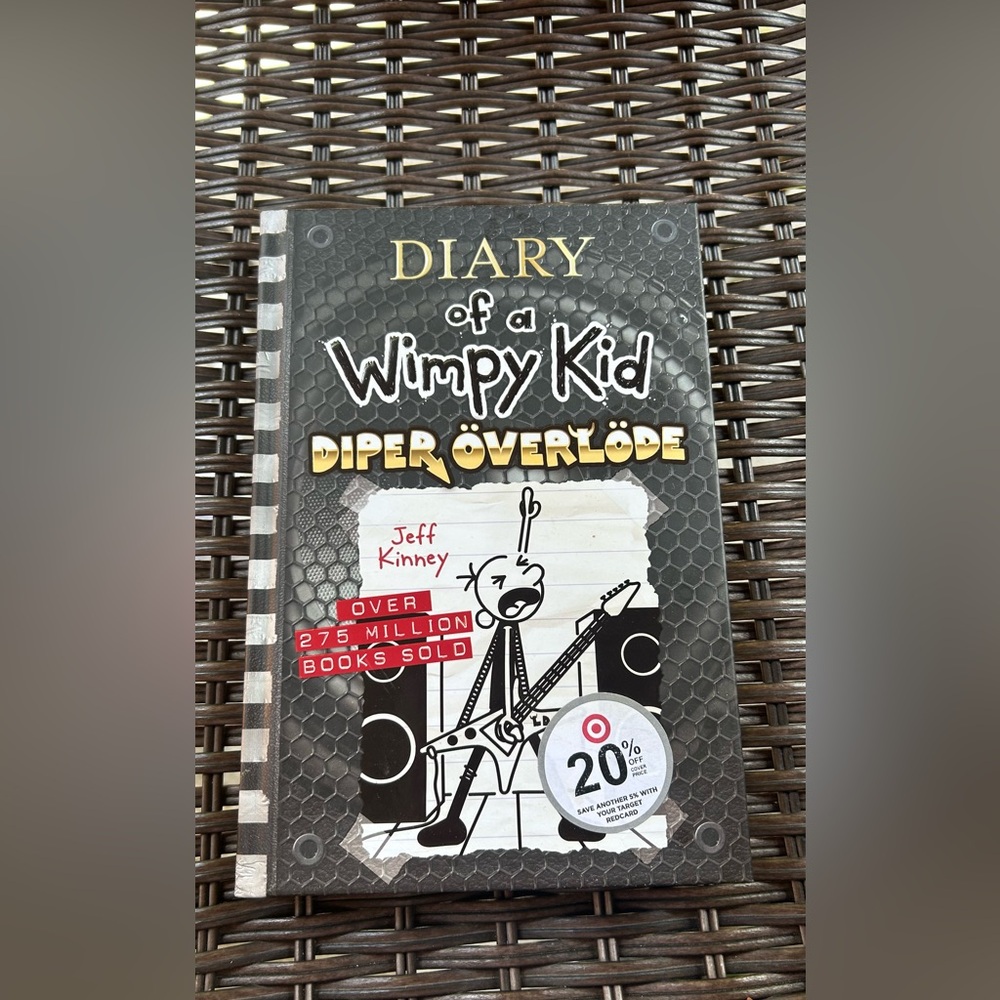 Diary of a Wimpy Kid: Diper Överlöde - Black Hardcover Book